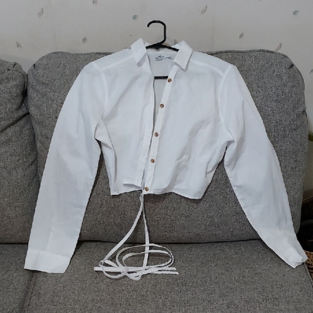Hollister White Cropped Button-Down Shirt